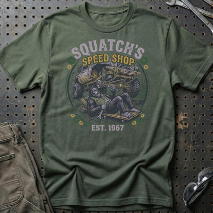 Squatch’s Speed Shop Bigfoot Mekaniker - Unisex T-Shirt , Bomuld-Beklædning-Garage Culture-Grøn Militær-S-Garage Culture Shop- garage - man cave - merchandise