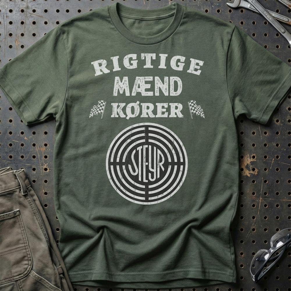 Steyr Rigtige Mænd Kører T-Shirt-Beklædning-Steyr-Grøn Militær-S-Garage Culture Shop- garage - man cave - merchandise