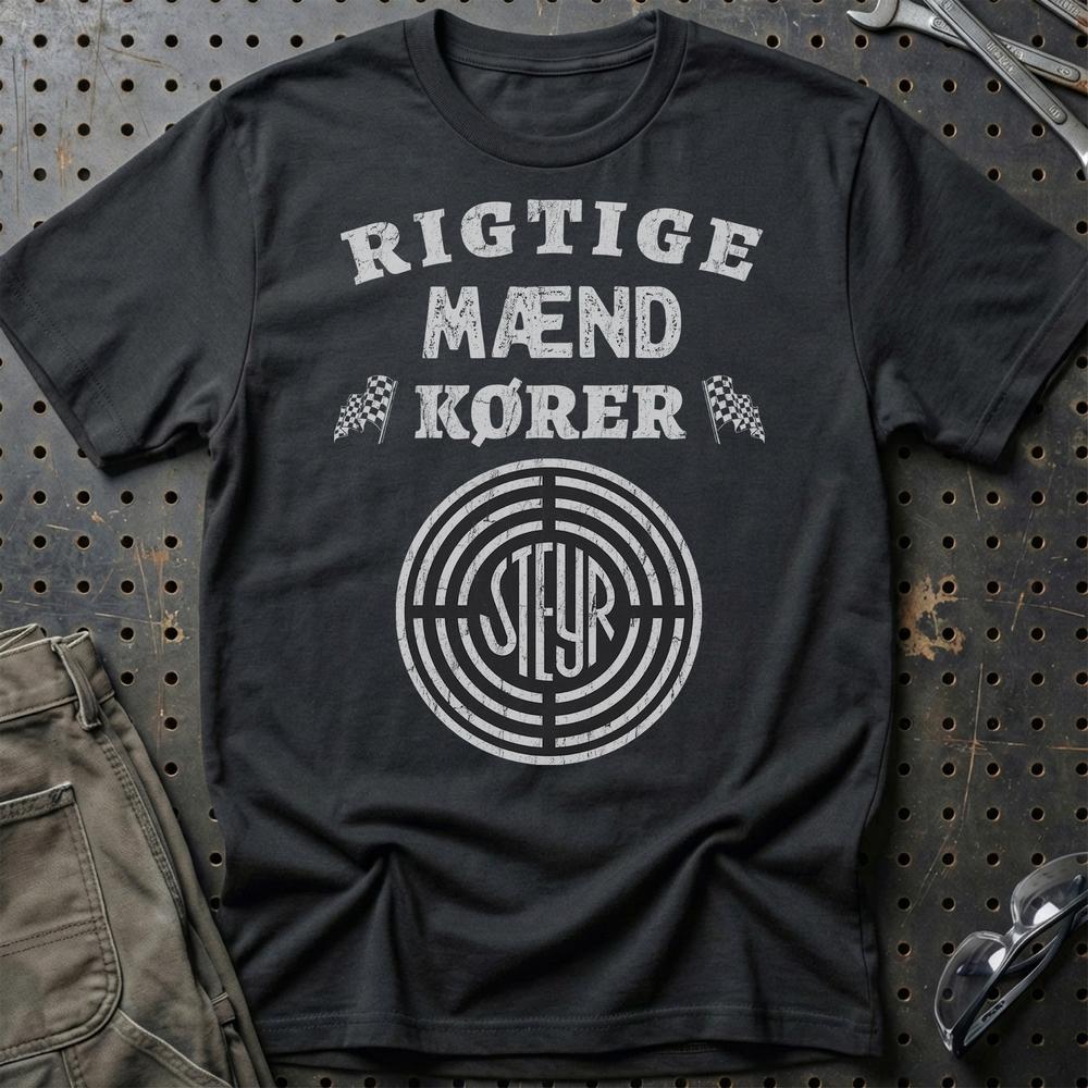 Steyr Rigtige Mænd Kører T-Shirt-Beklædning-Steyr-Sort-S-Garage Culture Shop- garage - man cave - merchandise