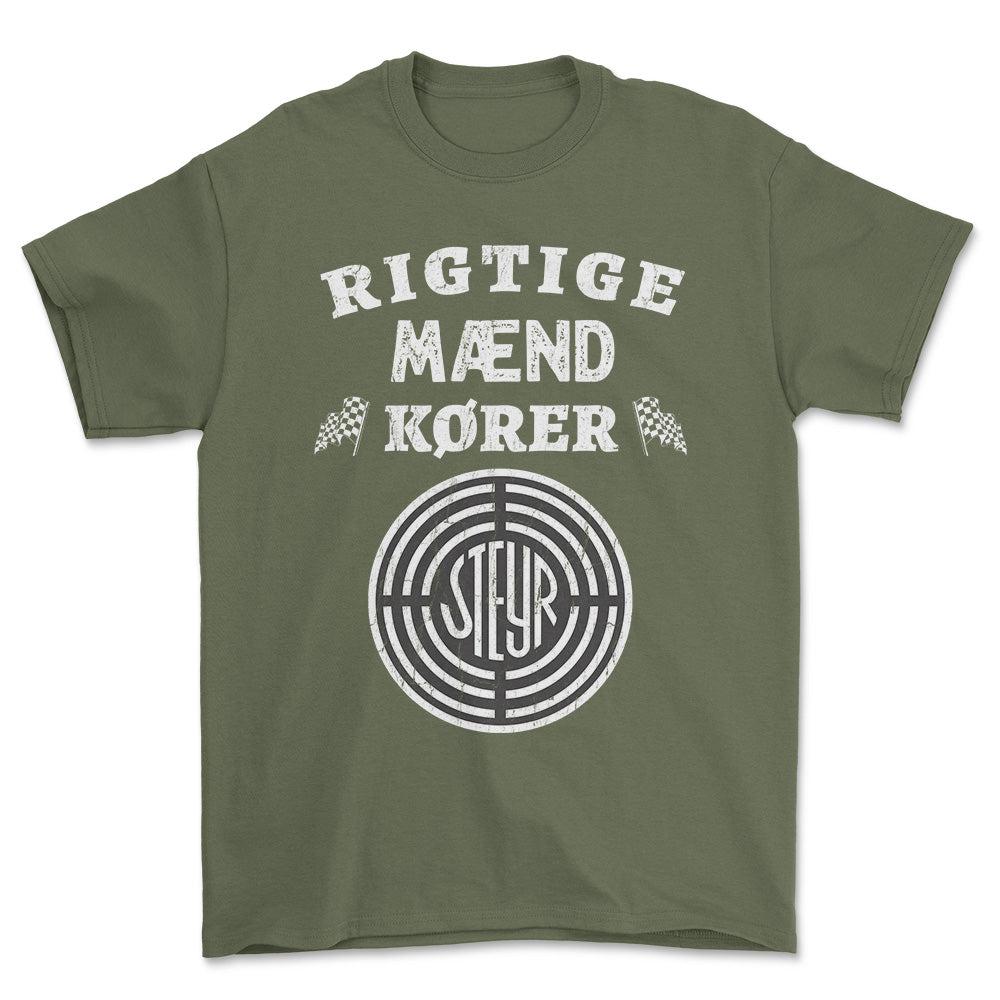 Steyr Rigtige Mænd Kører - Unisex T-Shirt , Bomuld-Beklædning-Steyr-Grøn Militær-S-Forside-Garage Culture Shop- garage - man cave - merchandise
