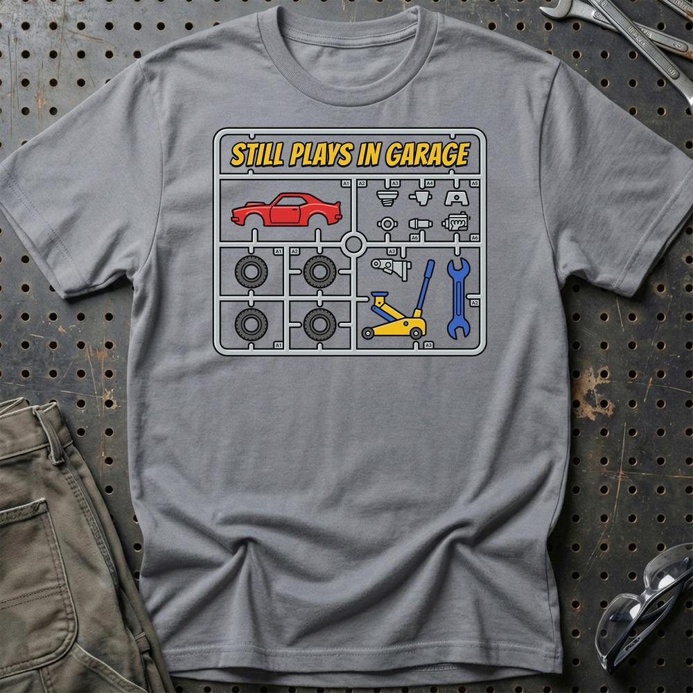 Still Plays In Garage - Unisex T-Shirt , Bomuld-Beklædning-Garage Culture-Grå Sport-S-Garage Culture Shop- garage - man cave - merchandise