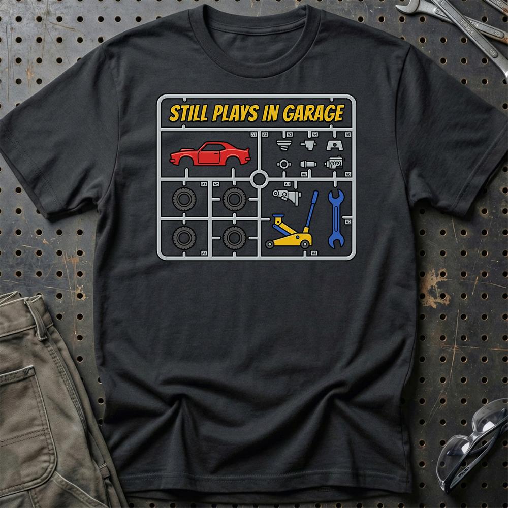 Still Plays In Garage - Unisex T-Shirt , Bomuld-Beklædning-Garage Culture-Sort-S-Garage Culture Shop- garage - man cave - merchandise