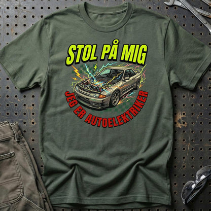 Stol På Mig – Jeg Er Autoelektriker Unisex T-Shirt , Bomuld-Beklædning-Garage Culture-Grøn Militær-S-Garage Culture Shop- garage - man cave - merchandise