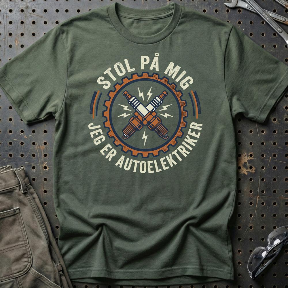 Stol På Mig – Jeg Er Autoelektriker - Unisex T-Shirt , Bomuld-Beklædning-Garage Culture-Grøn Militær-S-Garage Culture Shop- garage - man cave - merchandise