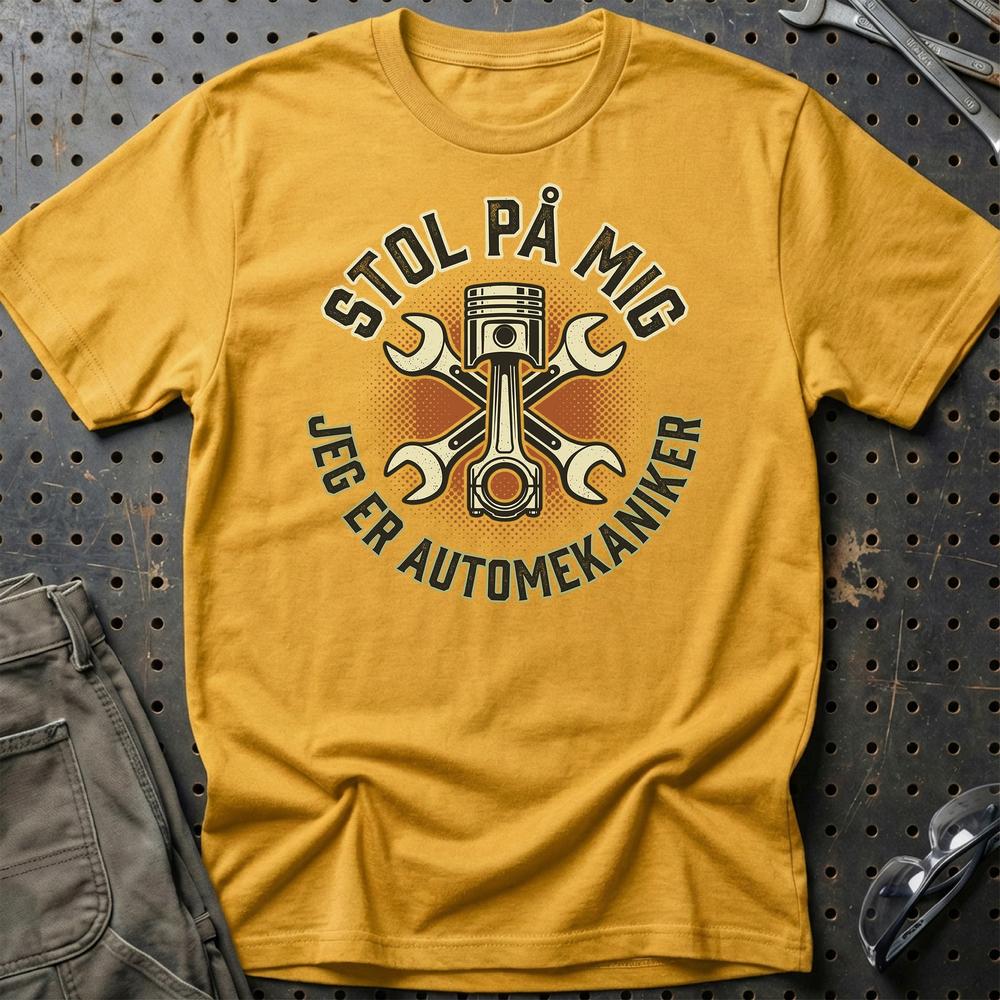 Stol På Mig – Jeg Er Automekaniker - Unisex T-Shirt , Bomuld-Beklædning-Garage Culture-Guld-S-Garage Culture Shop- garage - man cave - merchandise
