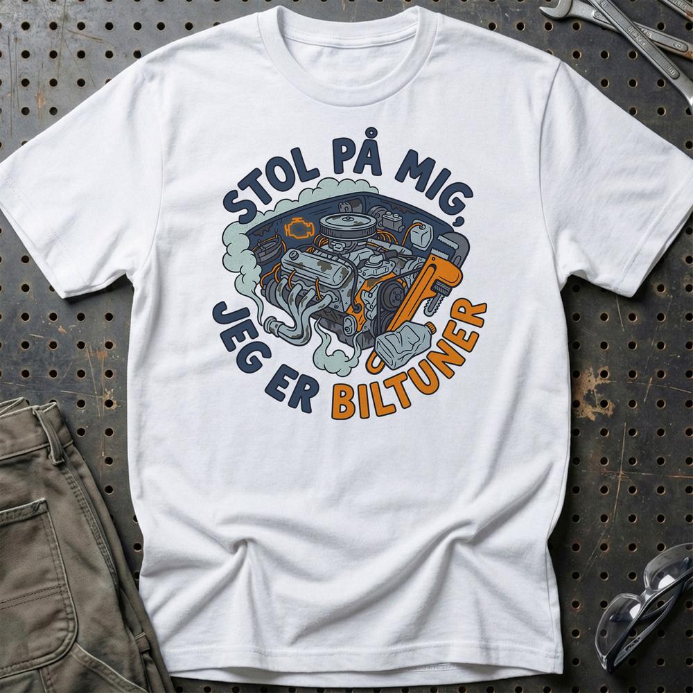 Stol På Mig – Jeg Er Biltuner - Unisex T-Shirt , Bomuld-Beklædning-Garage Culture-Hvid-S-Garage Culture Shop- garage - man cave - merchandise