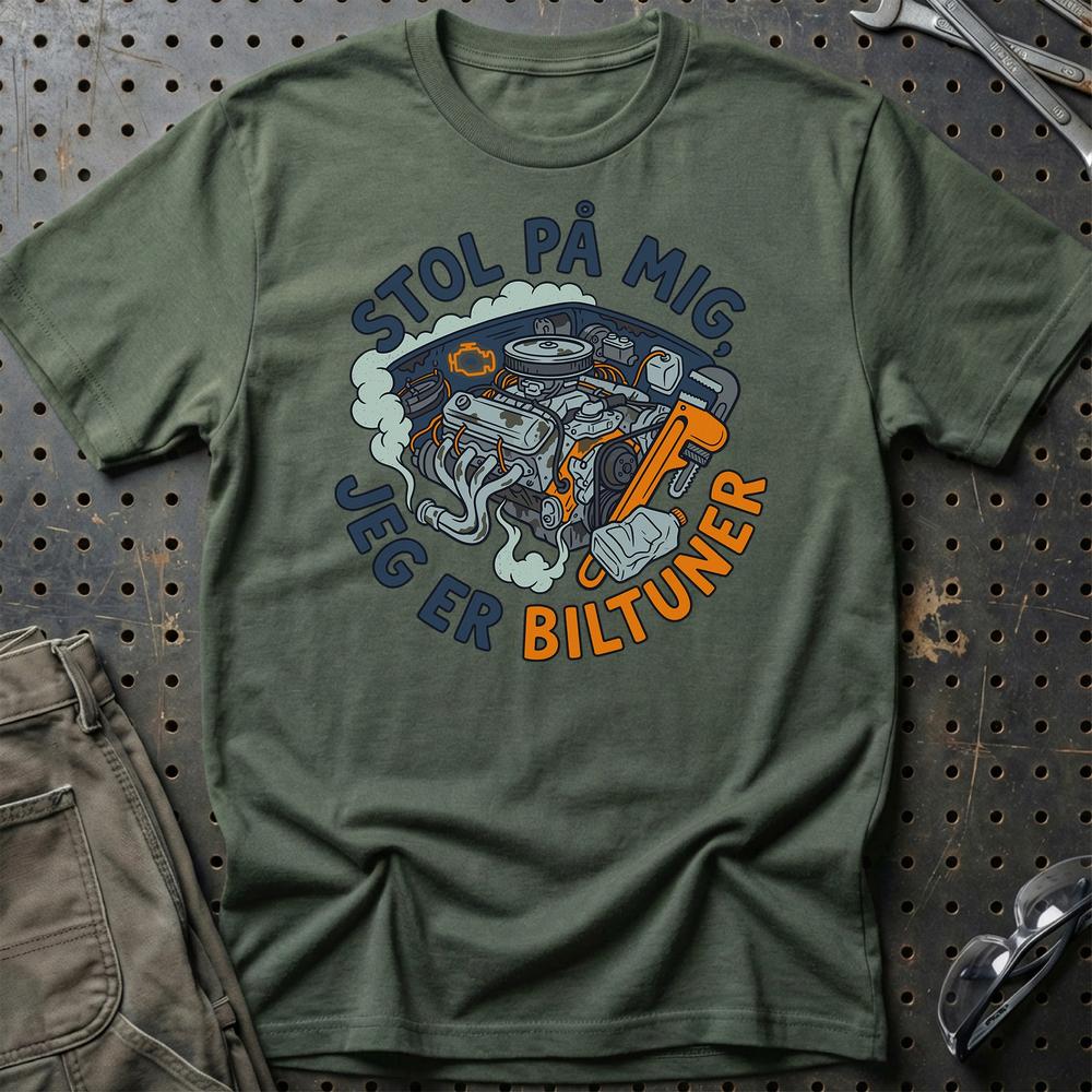 Stol På Mig – Jeg Er Biltuner - Unisex T-Shirt , Bomuld-Beklædning-Garage Culture-Grøn Militær-S-Garage Culture Shop- garage - man cave - merchandise