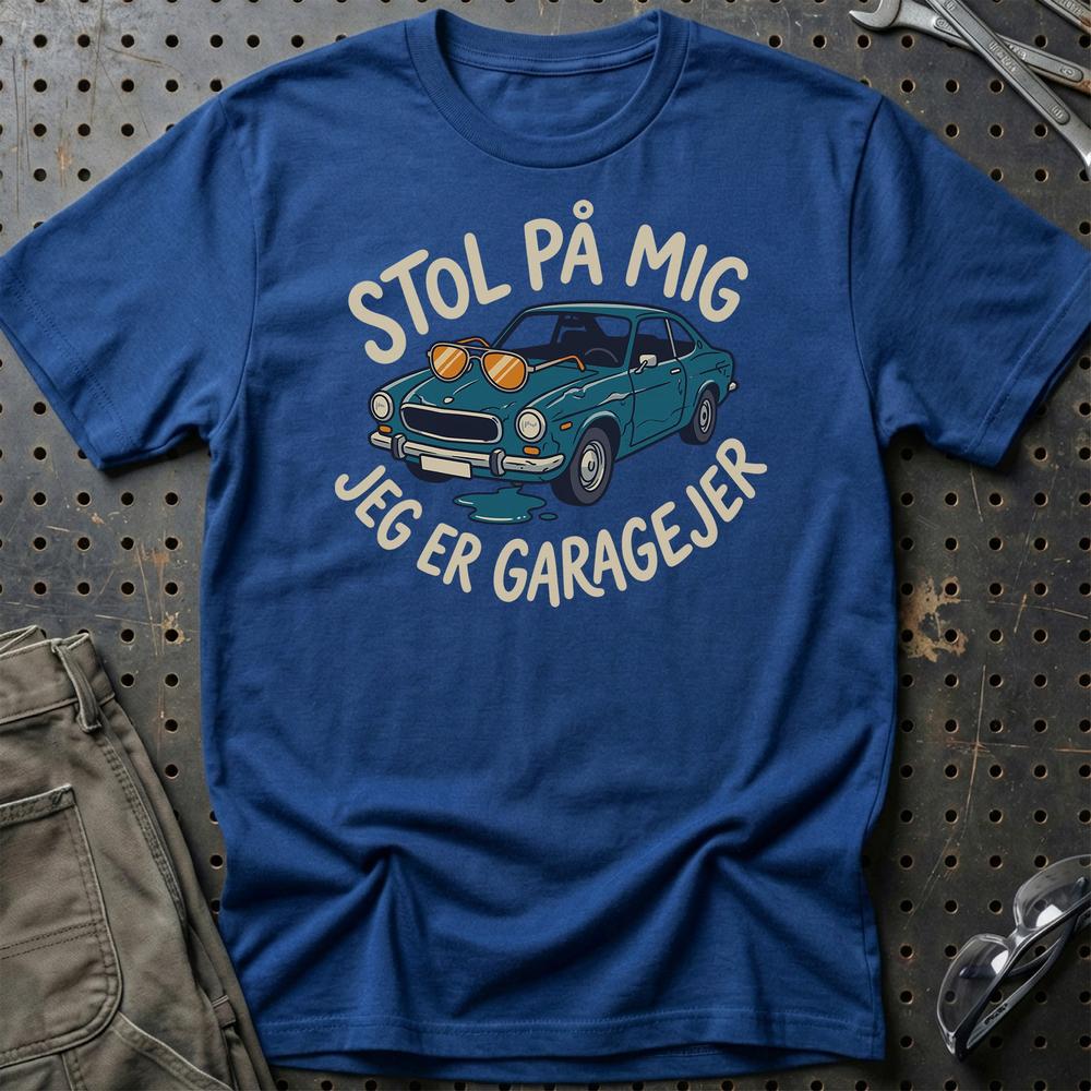 Stol På Mig – Jeg Er Garageejer - Unisex T-Shirt , Bomuld-Beklædning-Garage Culture-Blå Royal-S-Garage Culture Shop- garage - man cave - merchandise