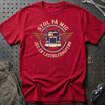 Stol På Mig – Jeg Er Lastbilchauffør - Unisex T-Shirt , Bomuld-Beklædning-Garage Culture-Rød-S-Garage Culture Shop- garage - man cave - merchandise
