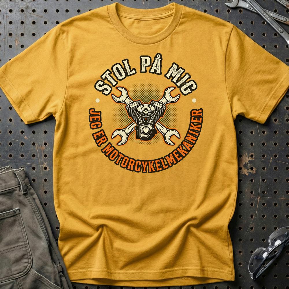 Stol På Mig - Jeg Er Motorcykelmekaniker T-Shirt-Beklædning-Garage Culture-Guld-S-Garage Culture Shop- garage - man cave - merchandise