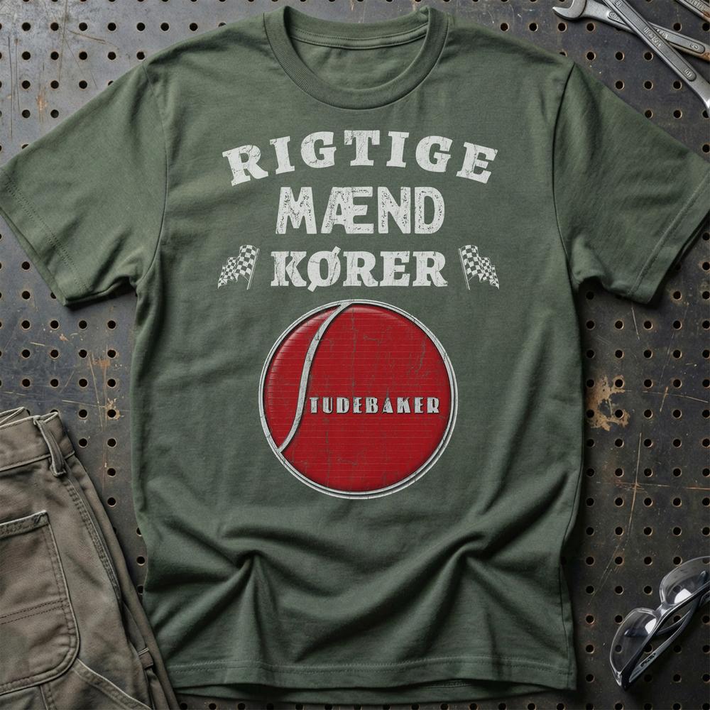 Studebaker Rigtige Mænd Kører T-Shirt-Beklædning-Studebaker-Grøn Militær-S-Garage Culture Shop- garage - man cave - merchandise