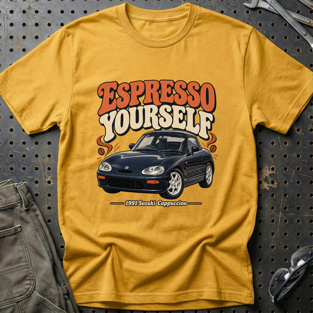 
Suzuki Cappuccino 1991 – Espresso Yourself T-Shirt – Guld