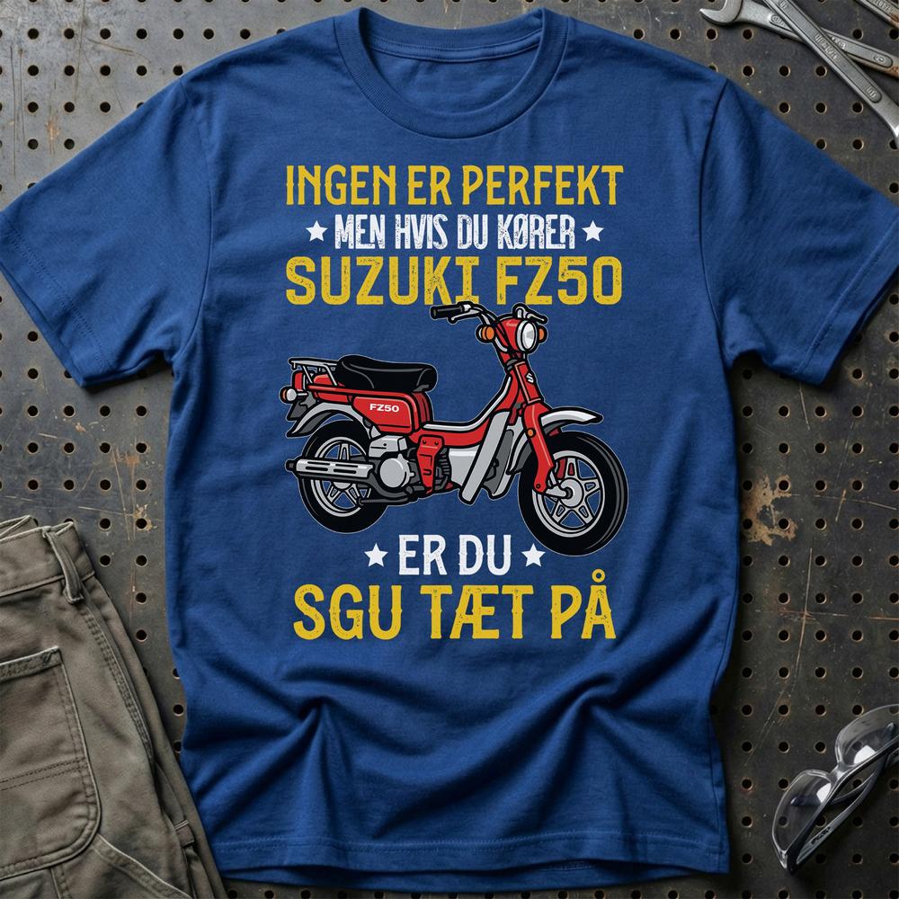 Suzuki FZ50 Ingen Er Perfekt - Unisex T-Shirt-Beklædning-Suzuki-Blå Royal-S-Garage Culture Shop- garage - man cave - merchandise