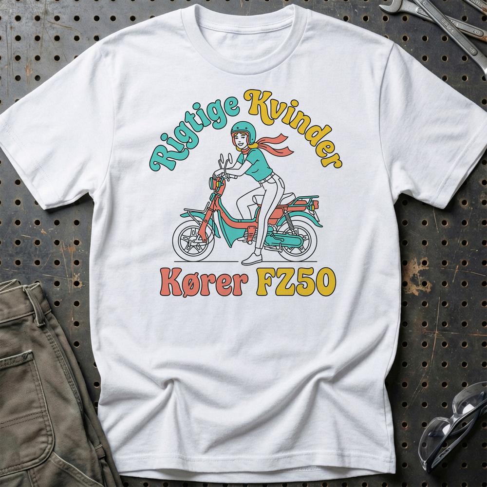 Suzuki FZ50 Rigtige Kvinder Kører FZ50 T-Shirt-Beklædning-Suzuki-Hvid-S-Garage Culture Shop- garage - man cave - merchandise