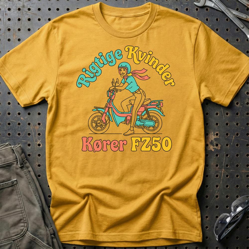 Suzuki FZ50 Rigtige Kvinder Kører FZ50 - Unisex T-Shirt-Beklædning-Suzuki-Guld-S-Garage Culture Shop- garage - man cave - merchandise