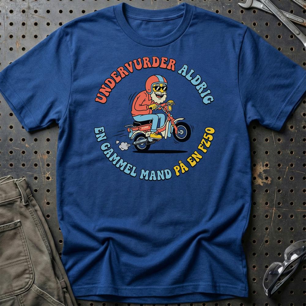 Suzuki FZ50 Undervurder Aldrig En Gammel Mand På En FZ50 - Unisex T-Shirt-Beklædning-Suzuki-Blå Royal-S-Garage Culture Shop- garage - man cave - merchandise