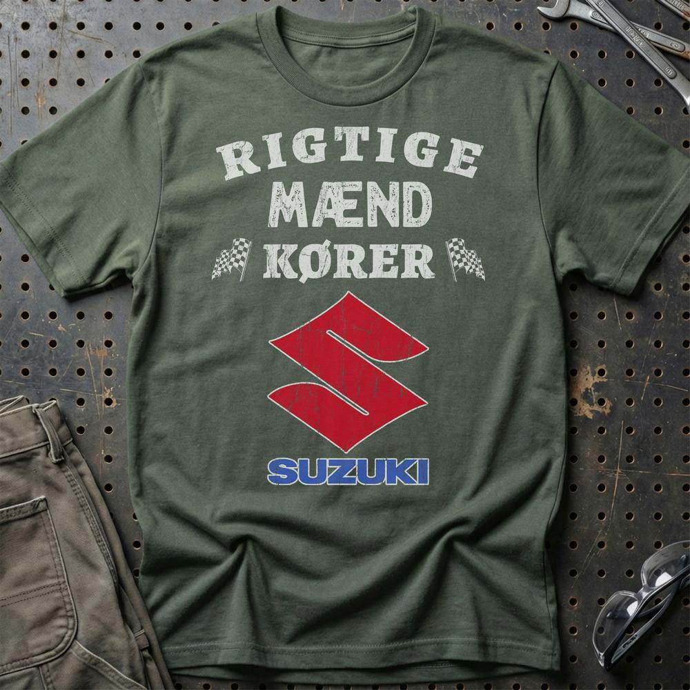 Suzuki Rigtige Mænd Kører T-Shirt-Beklædning-Suzuki-Grøn Militær-S-Garage Culture Shop- garage - man cave - merchandise