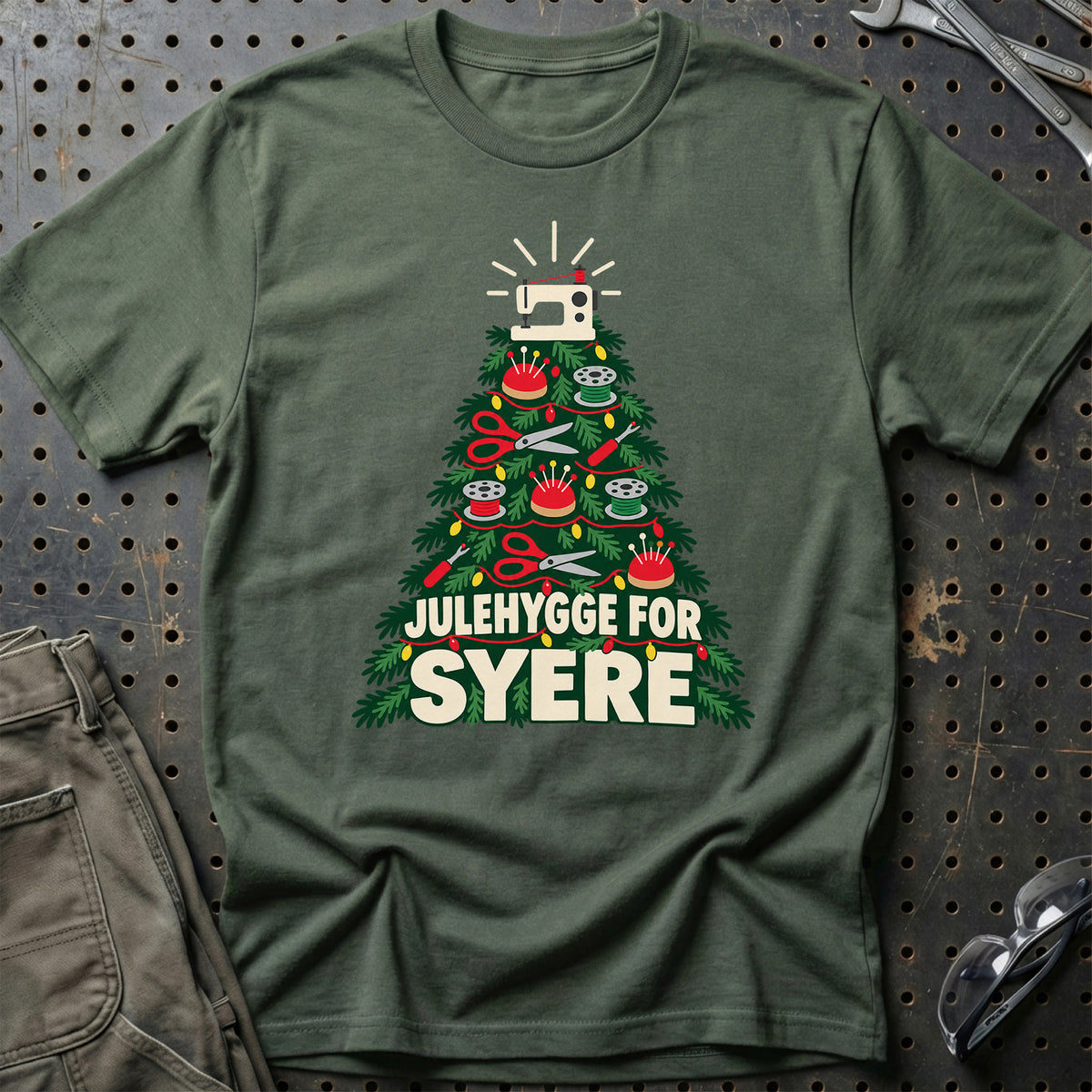 
Syer – Julehygge – Unisex T-Shirt – Grøn Militær