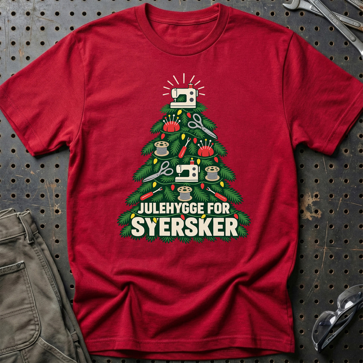 
Syerske – Julehygge – Unisex T-Shirt – Rød