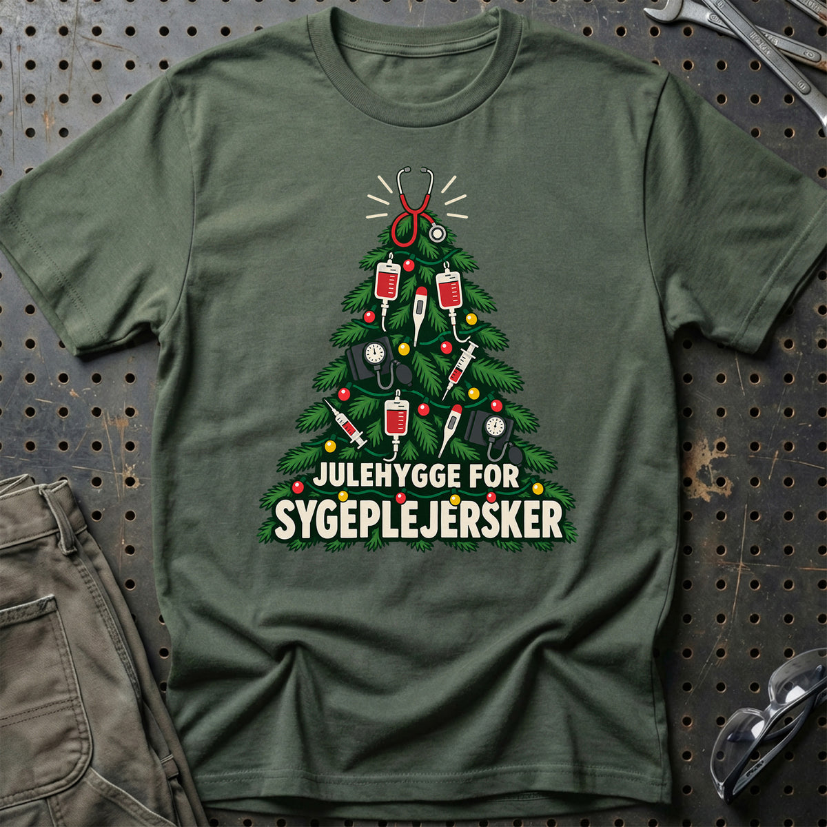 
Sygeplejerske – Julehygge – Unisex T-Shirt – Grøn Militær