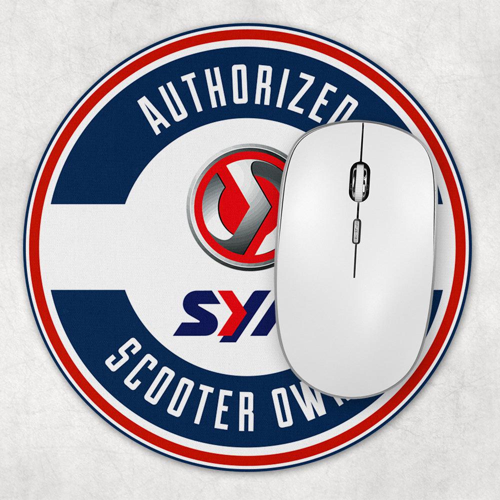 Sym Authorized Scooter Owner, Runde Skilte , Musemåtte Rundt , Kop Underlag, Underlagssæt-Runde Skilte-SYM-Garage Culture Shop- garage - man cave - merchandise