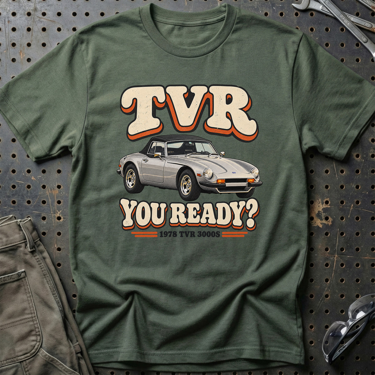
TVR 3000S 1978 – TVR You Ready? T-Shirt – Grøn Militær