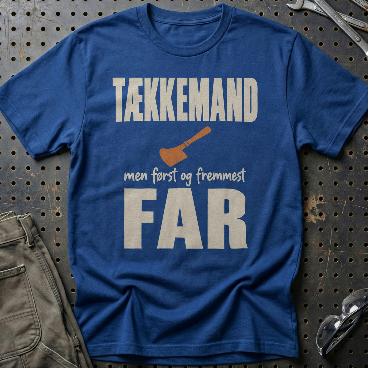 
Produktbillede af Tækkemand – Men Først Og Fremmest Far T-Shirt