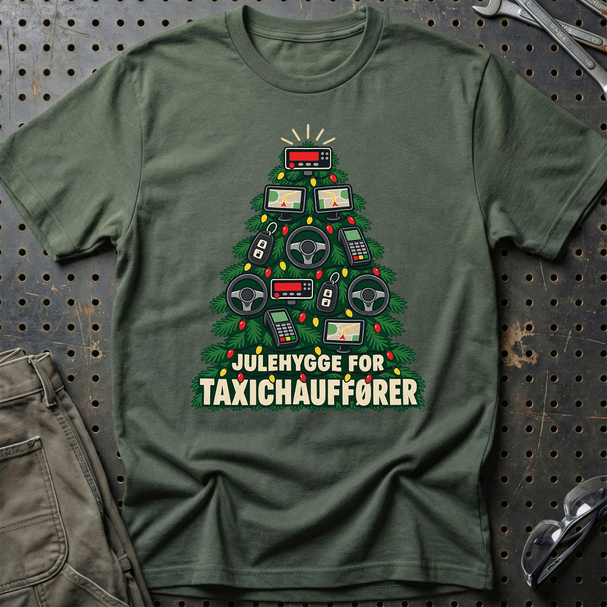 
Taxichauffør – Julehygge – Unisex T-Shirt – Grøn Militær
