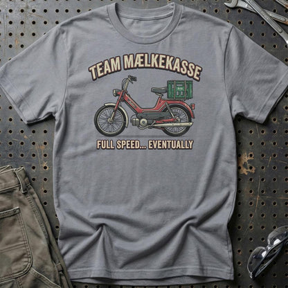 Team Mælkekasse Full Speed... Eventually - Unisex T-Shirt , Bomuld-Beklædning-Puch-Grå Sport-S-Garage Culture Shop- garage - man cave - merchandise