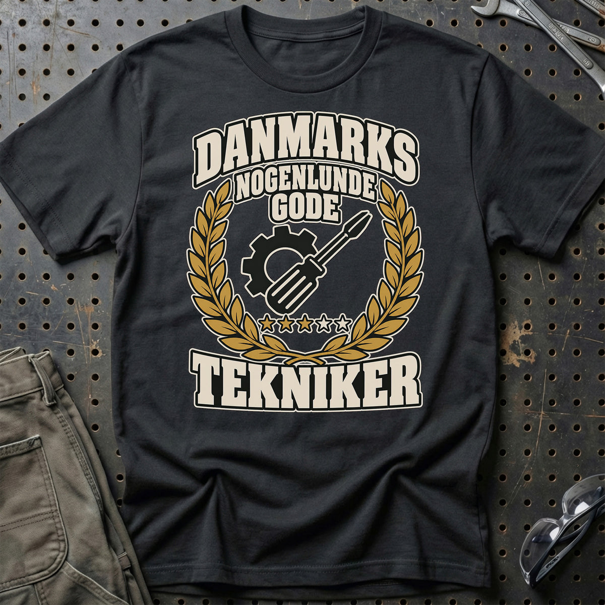 Tekniker – Danmarks Nogenlunde Gode T-Shirt – Sort