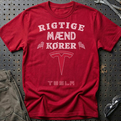 Tesla Rigtige Mænd Kører - Unisex T-Shirt , Bomuld-Beklædning-Tesla-Rød-S-Garage Culture Shop- garage - man cave - merchandise