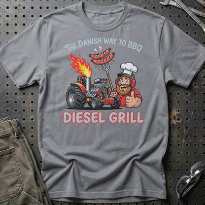 The Danish Way To BBQ Disel Grill Tractor Pulling - Unisex T-Shirt , Bomuld-Beklædning-Garage Culture-Grå Sport-S-Garage Culture Shop- garage - man cave - merchandise