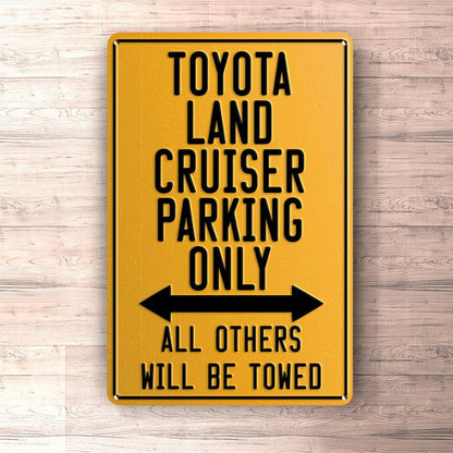 Toyota Land Cruiser Parking Only Skilte, Musemåtte, Dørmåtte-Parking skilte-Toyota-Garage Culture Shop- garage - man cave - merchandise