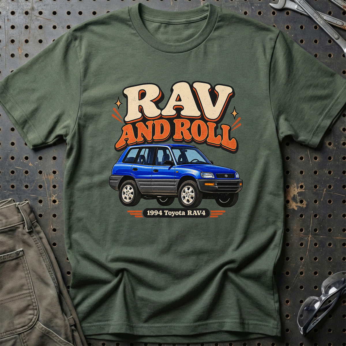 
Toyota RAV4 1994 – RAV and Roll T-Shirt – Grøn Militær