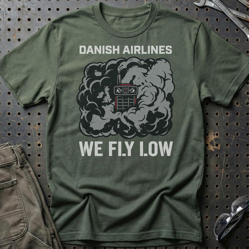 Traktortræk Danish Airlines We Fly Low T-Shirt-Beklædning-Garage Culture-Grøn Militær-S-Garage Culture Shop- garage - man cave - merchandise