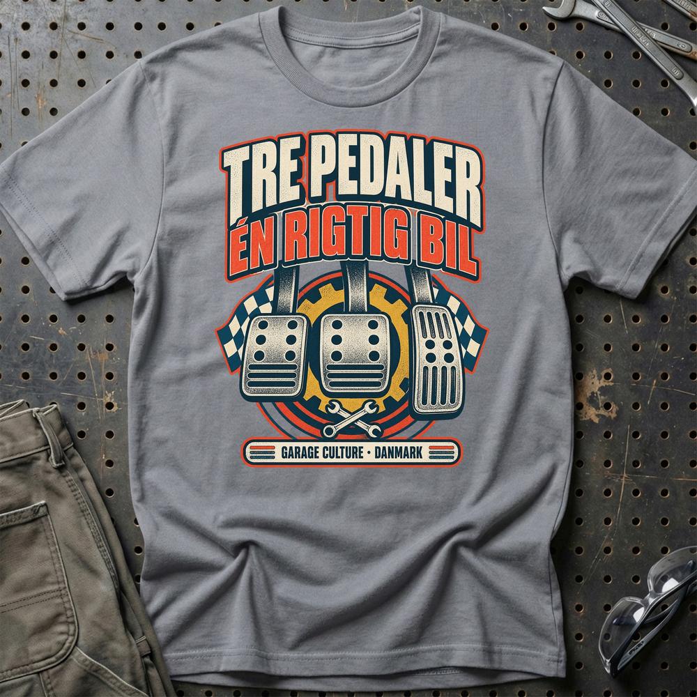 
Produktbillede af Tre Pedaler – Én Rigtig Bil T-Shirt