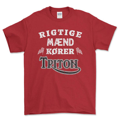 Triton Rigtige Mænd Kører - Unisex T-Shirt , Bomuld-Beklædning-Triton-Rød-S-Forside-Garage Culture Shop- garage - man cave - merchandise
