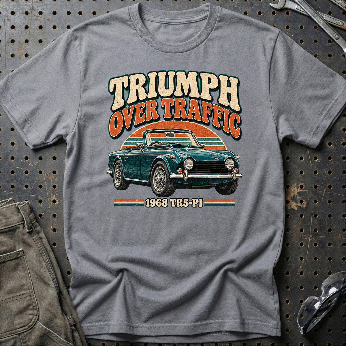 
Triumph TR5-PI 1968 – Triumph Over Traffic T-Shirt – Grå Sport