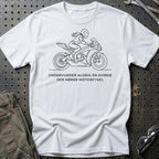 Undervurder Aldrig En Kvinde Der Kører Motorcykel T-Shirt-Beklædning-Garage Culture-Garage Culture Shop- garage - man cave - merchandise