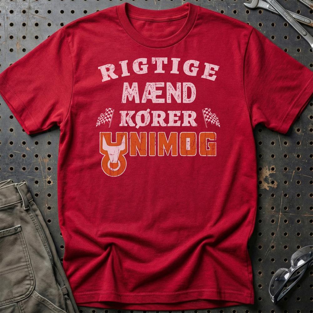 Unimog Rigtige Mænd Kører - Unisex T-Shirt , Bomuld-Beklædning-Unimog-Rød-S-Garage Culture Shop- garage - man cave - merchandise