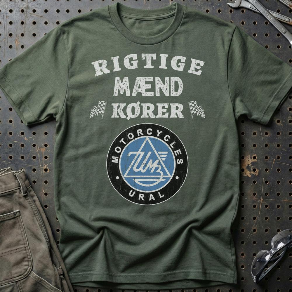 Ural Rigtige Mænd Kører T-Shirt-Beklædning-Ural-Grøn Militær-S-Garage Culture Shop- garage - man cave - merchandise