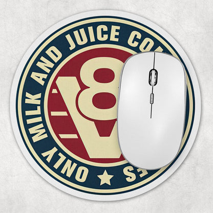 V8 Only Milk And Juice Come In 2 Litres Runde Skilte , Musemåtte Rundt , Kop Underlag, Underlagssæt-Runde Skilte-Funny Garage-Garage Culture Shop- garage - man cave - merchandise