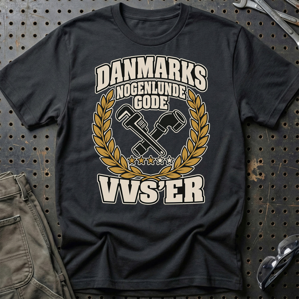 VVS’er – Danmarks Nogenlunde Gode T-Shirt – Sort