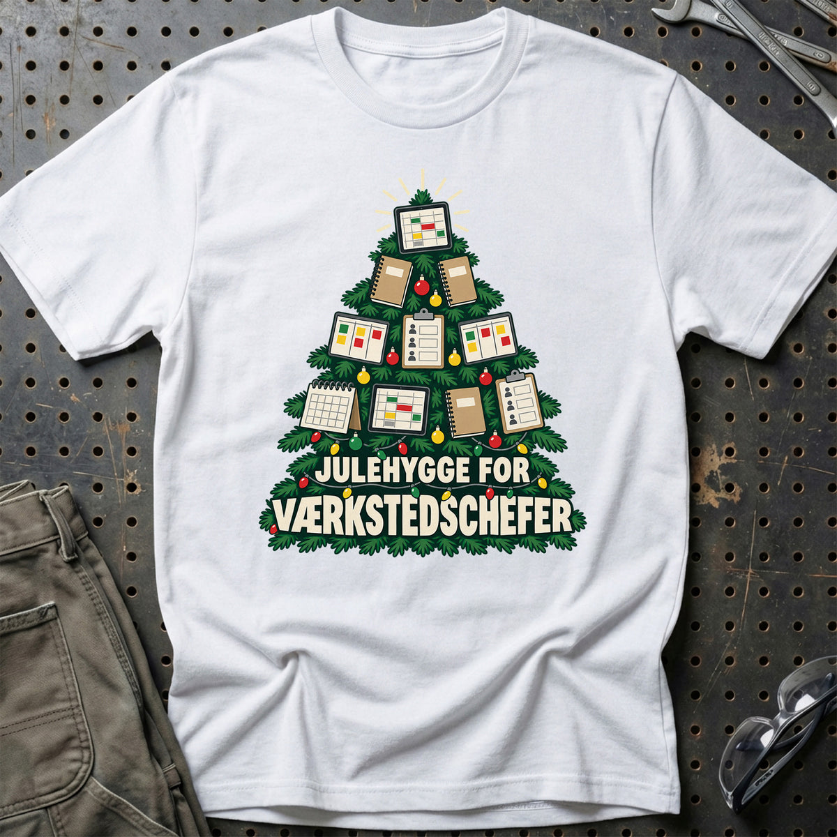 
Værkstedschef – Julehygge – Unisex T-Shirt – Hvid