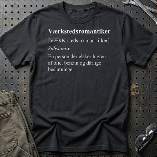 Værkstedsromantiker – Garage & Benzin Livsstil - Unisex T-Shirt , Bomuld-Beklædning-Garage Culture-Sort-S-Garage Culture Shop- garage - man cave - merchandise