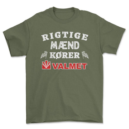 Valmet Rigtige Mænd Kører - Unisex T-Shirt , Bomuld-Beklædning-Valmet-Grøn Militær-S-Forside-Garage Culture Shop- garage - man cave - merchandise