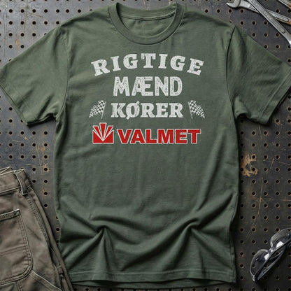 Valmet Rigtige Mænd Kører - Unisex T-Shirt , Bomuld-Beklædning-Valmet-Grøn Militær-S-Garage Culture Shop- garage - man cave - merchandise