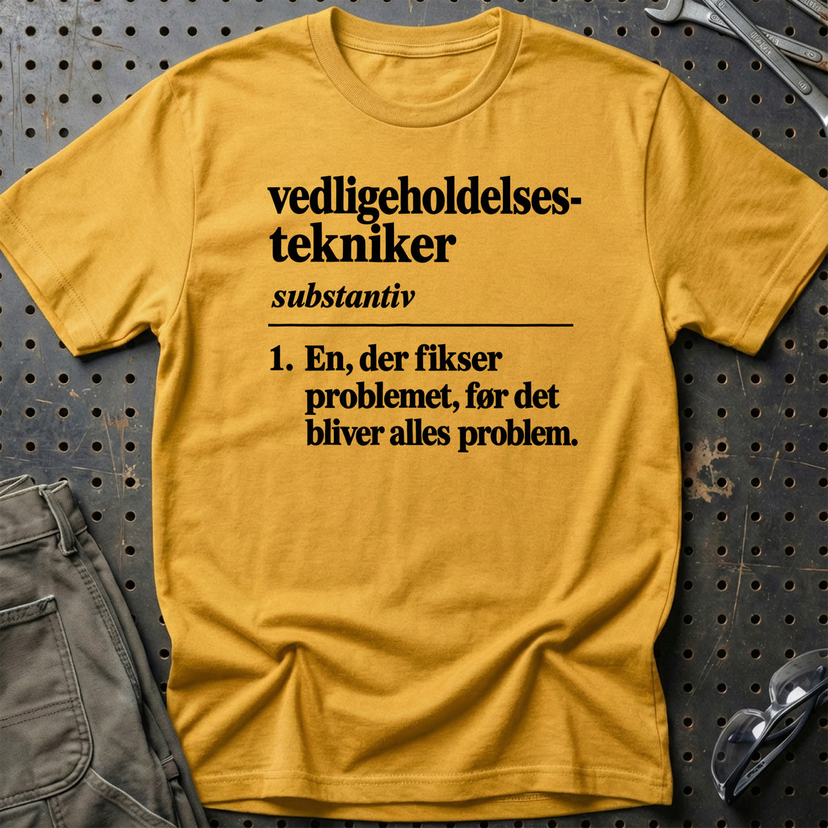 
Vedligeholdelsestekniker – Definition T-Shirt – Guld