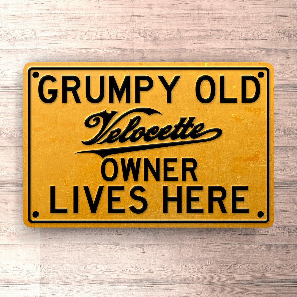 Velocette Grumpy Old Velocette Owner Lives Here Skilte, Musemåtte, Dørmåtte , Plakat-Skilte-Velocette-Garage Culture Shop- garage - man cave - merchandise