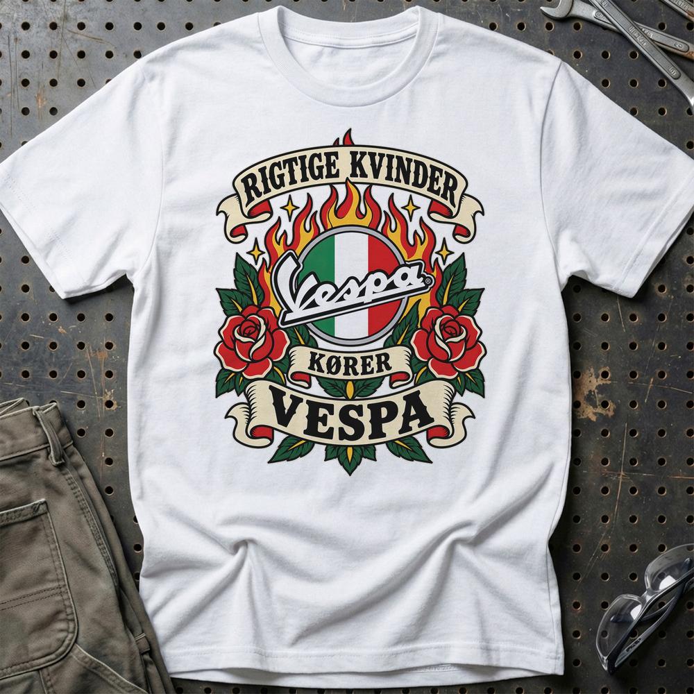 
Produktbillede af Vespa Rigtige Kvinder Kører – Roser og Flammer T-Shirt